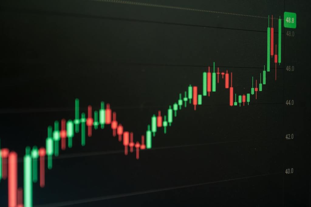 Dólar sale de la meseta: crece 4,5% en el mes y toca&nbsp;$1.500